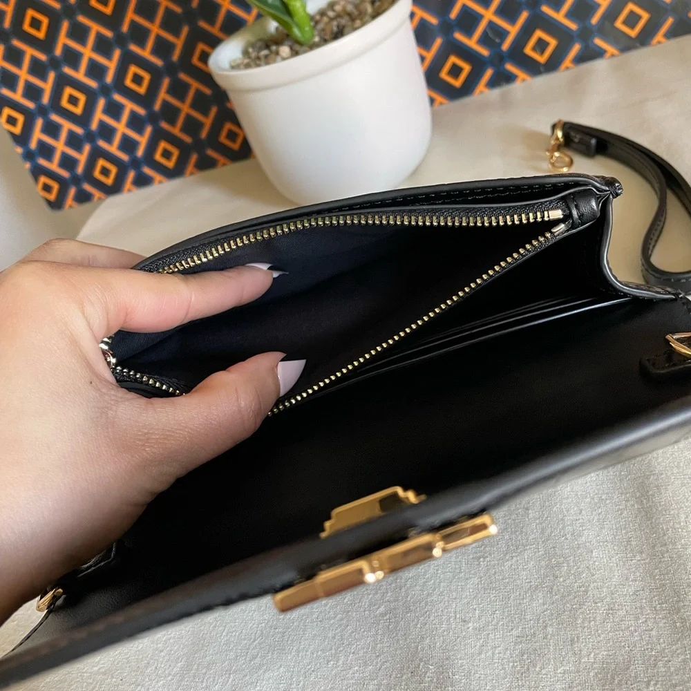 NWT Tory Burch Britten embossed chain wallet w wristlet crossbody Bag black $500
